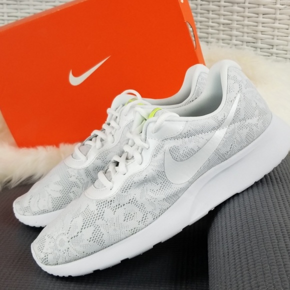 Nike Shoes - Womens Nike Tanjun Eng